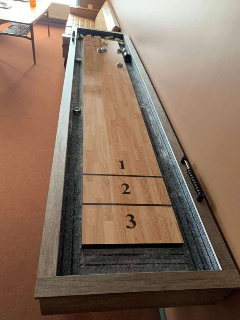Slik gjør du shuffleboard enda morsommere