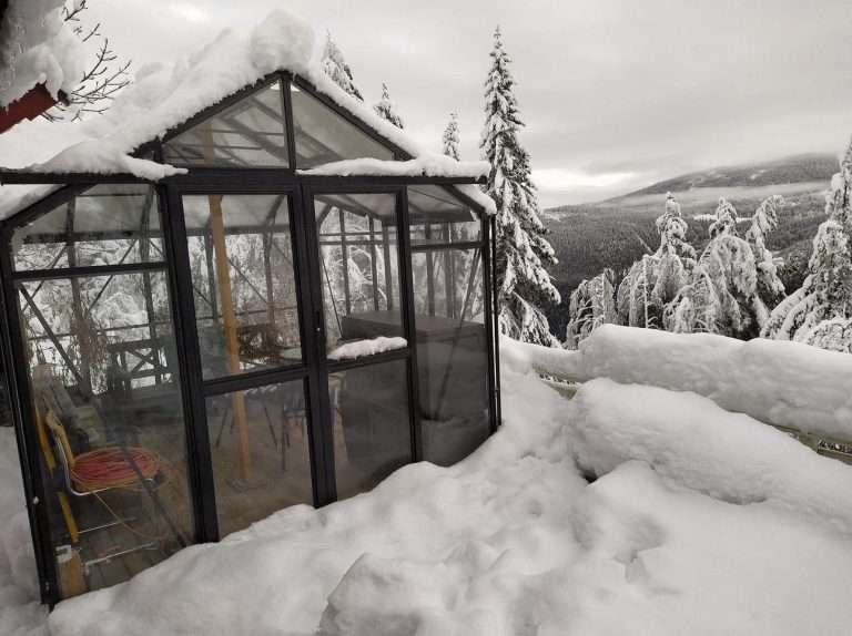 Snø og drivhus: Hvorfor det er viktig å måke.