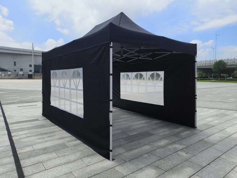 Outdoor pop up tent with side windows. Kaiser PRO+ 40 Pop-up Partytelt 3x4,5m – Inkludert 4 vegger