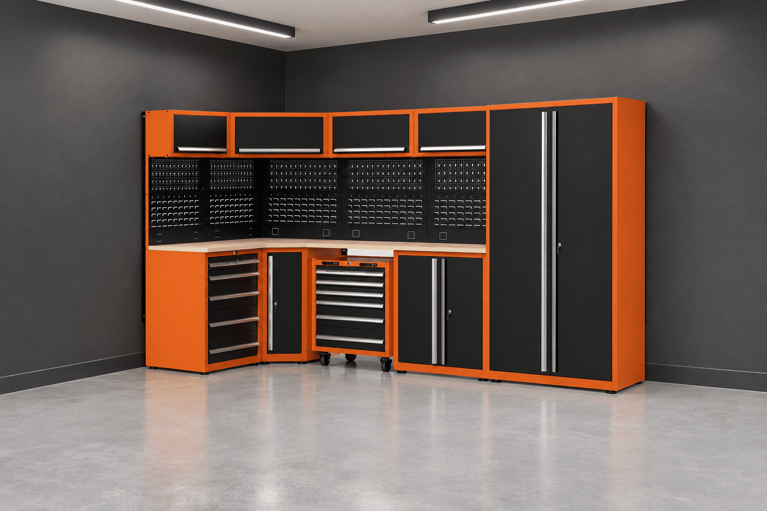 Beautiful complete garage interior – Orange/Black. Kaiser 109