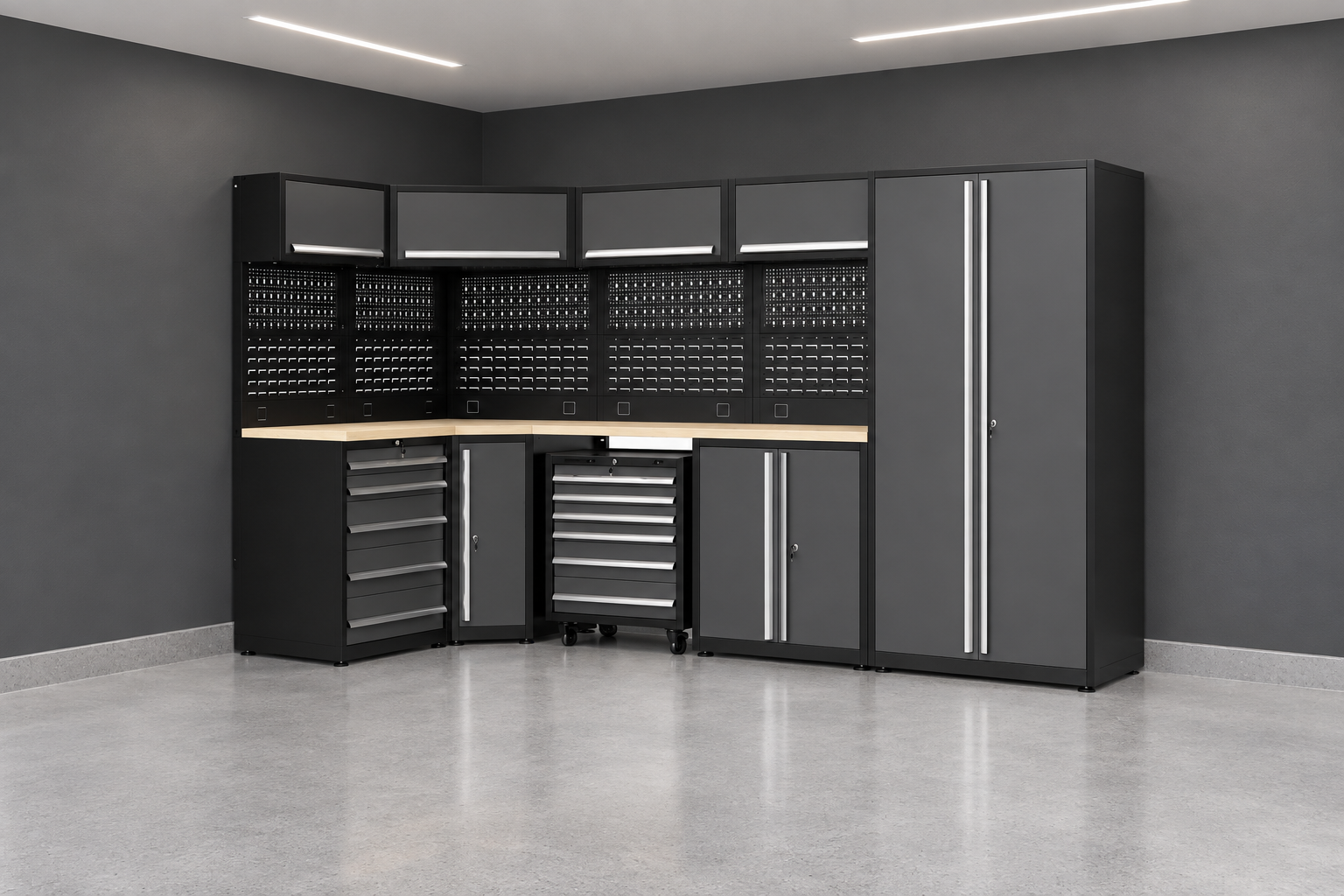 Beautiful complete garage interior – Black. Kaiser 109